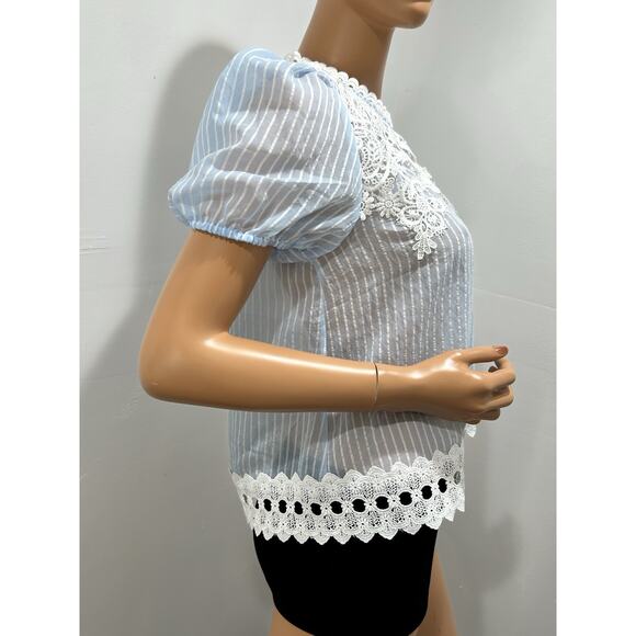 alice blue top With White Lace Design Short Sleeve Balloons Style Size Small - Picture 2 of 11